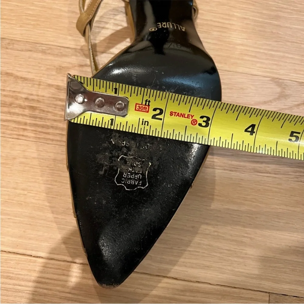 Vintage Satin Allure Formal Gold Pointed Slingback Heels [Size 9.5]